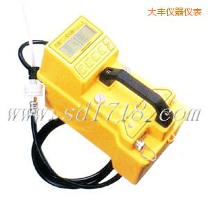 ������;�����